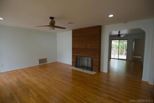 Photo - 6124 Mary Ln Dr