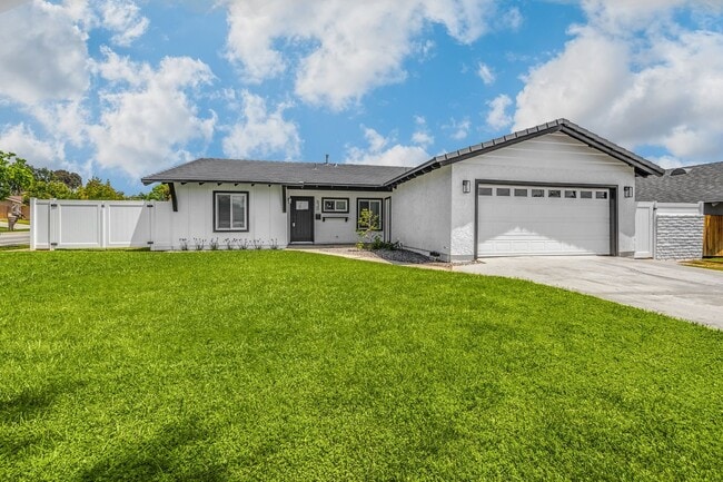 Charming La Habra Corner Lot Home. 4 Bedrooms & 2 Bath - Charming La Habra Corner Lot Home. 4 Bedrooms & 2 Bath