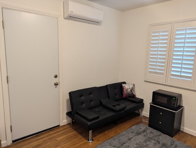 Photo - 19055 Friar St