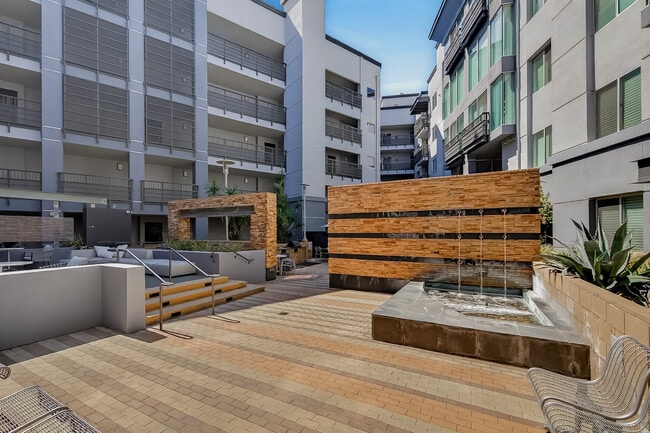 Photo - 629 Traction Ave