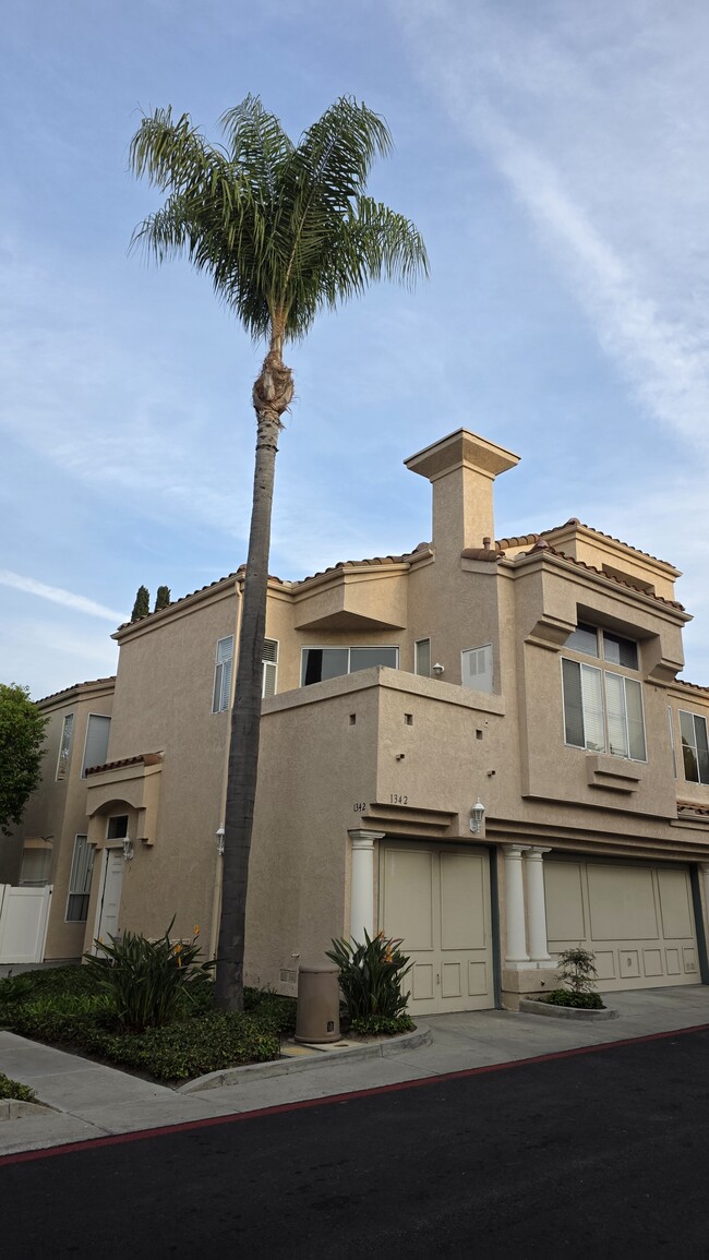 Building Photo - 1342 Serena Cir Unit #1