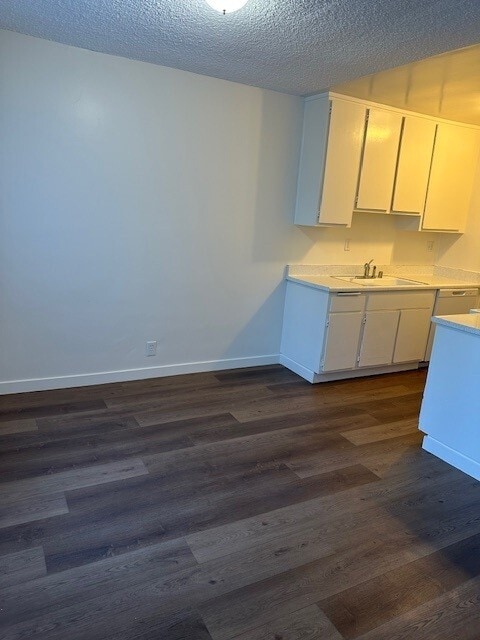 Dining area - 2680 S Barrington Ave Unit 101