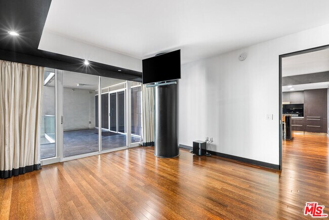 Photo - 6250 Hollywood Blvd Unit 9E