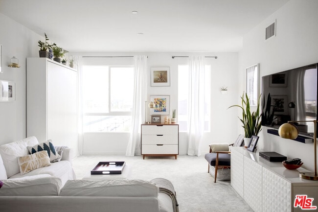 Building Photo - 12655 Bluff Creek Dr Unit 402