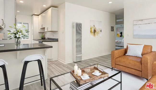 Photo - 656 Indiana Ave Unit 2