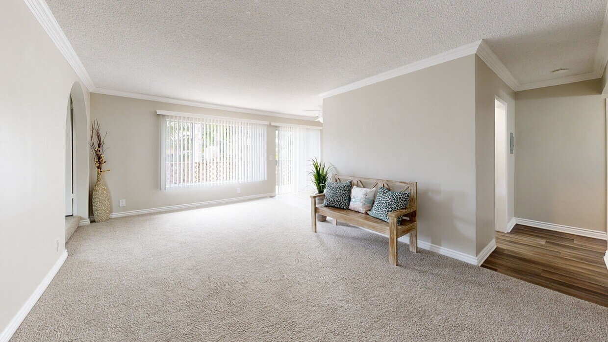 3D Tour - Los Arbolitos Huntington Beach Apartments