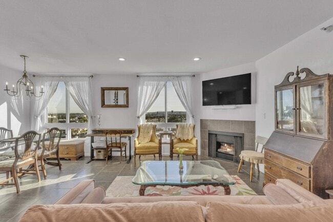 Photo - 7320 Hawthorn Ave Unit 422