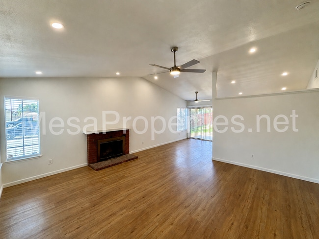 Photo - 194 S Loretta St