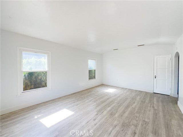Photo - 335 W Hillcrest Blvd