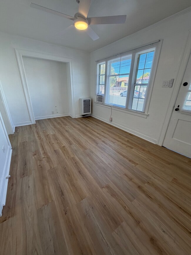 Photo - 617 W 17th St