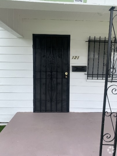 Building Photo - MODERN 2BED/2BATH APARTMENT WITH WASHER/DR... Unit 121