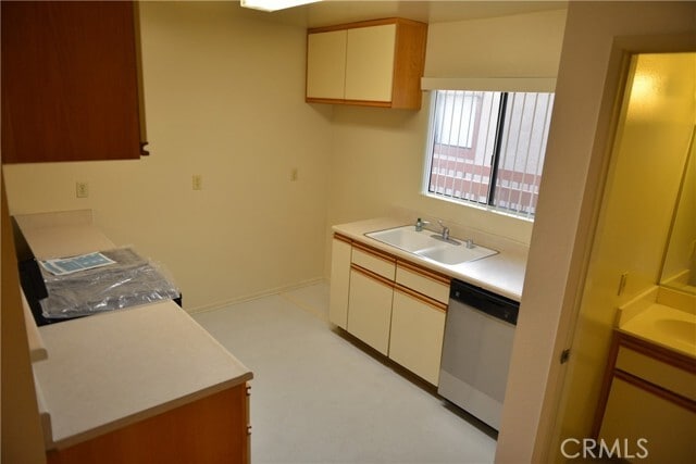 Photo - 410 W Milford St