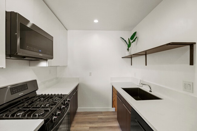 UNIT 4 - available now - 2561 W. Avenue 30