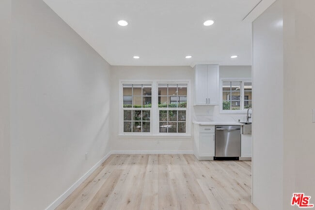 Photo - 853 S Bedford St Unit 4