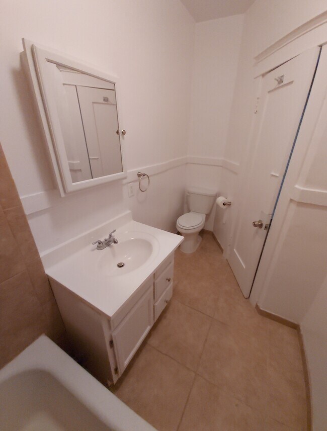 Bathroom - 1335 2nd St Unit #1