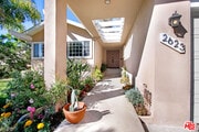 Photo - 2623 S Beverly Dr House