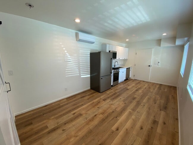 Photo - Studio - Downtown Santa Barbara Unit H