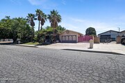 Photo - 44210 Fenhold St House