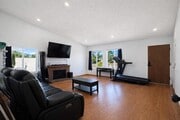 Photo - 11493 Lev Ave