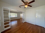Photo - Clean and comfortable 3 bedroom available ... House