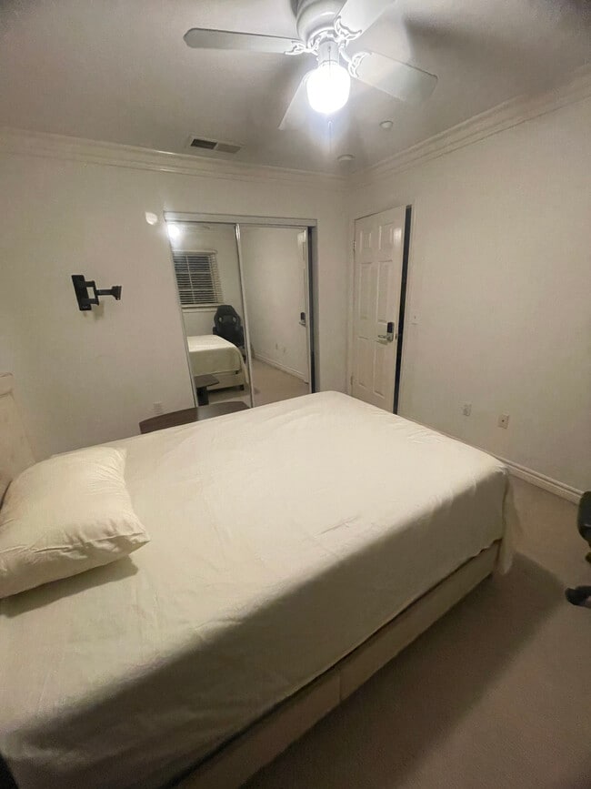 Photo - 1927 Fremont Ave