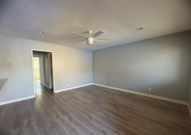 Photo - 951 Locust Ave Unit 7