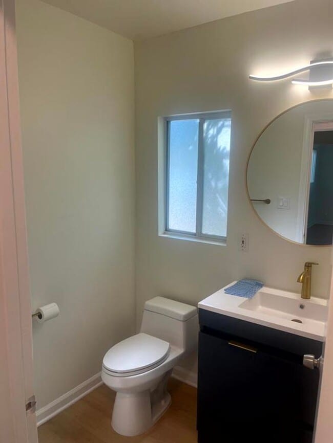 Photo - 5724-5726 Lemona Ave Unit 5726