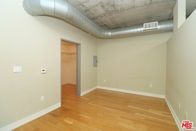 Photo - 645 W 9th St Unit 538