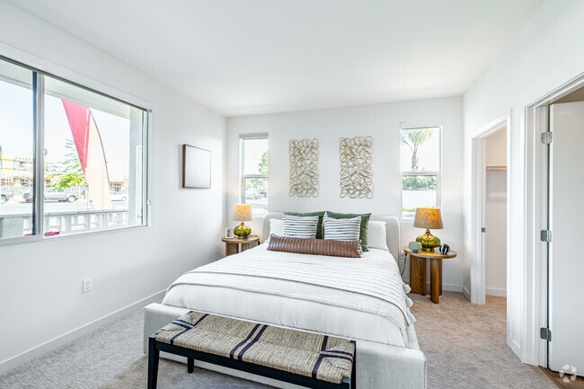 2BR, 2BA - 1,027SF - Primary Bedroom - Dezi