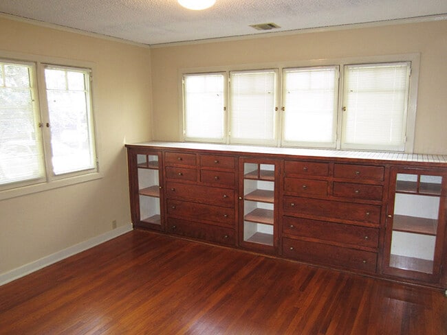 Built-In Shelves and Drawers - 228 N Myrtle Ave Unit #C