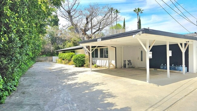 Photo - Mid Century Modern - 4 Bedroom Carlton Terrace Pool Home