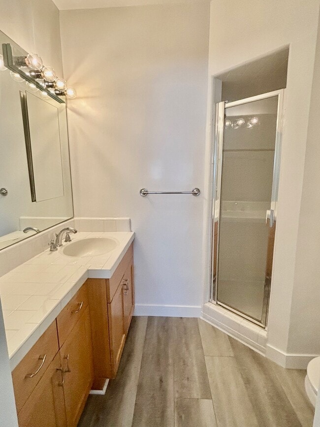 Photo - 808-812 Westmount Dr Unit 812-17