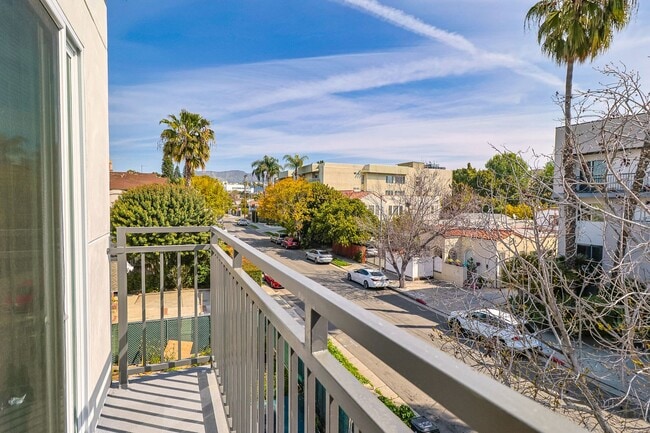 Photo - 1227 N June St Unit #1227
