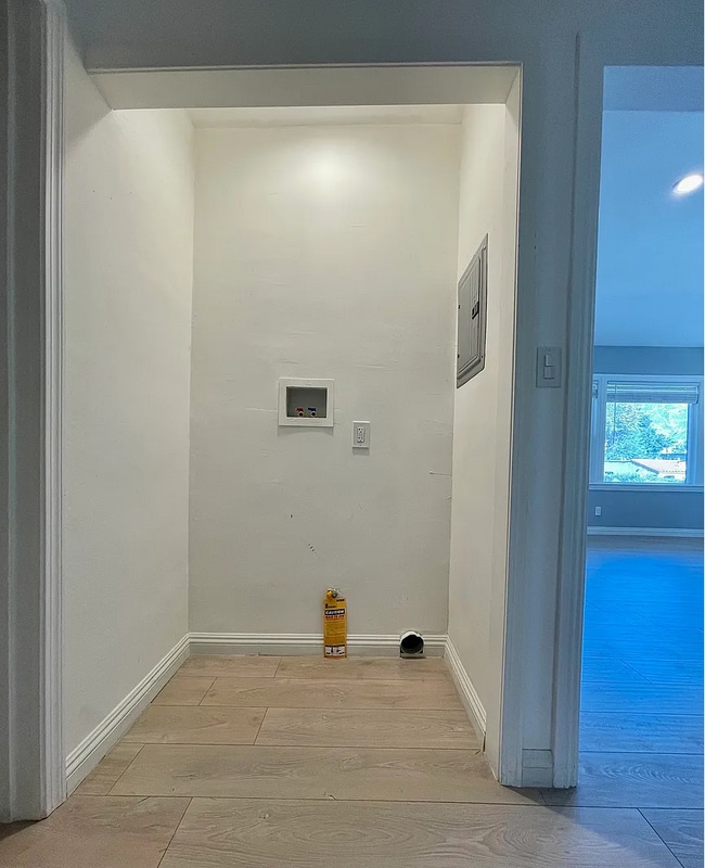 Building Photo - 280