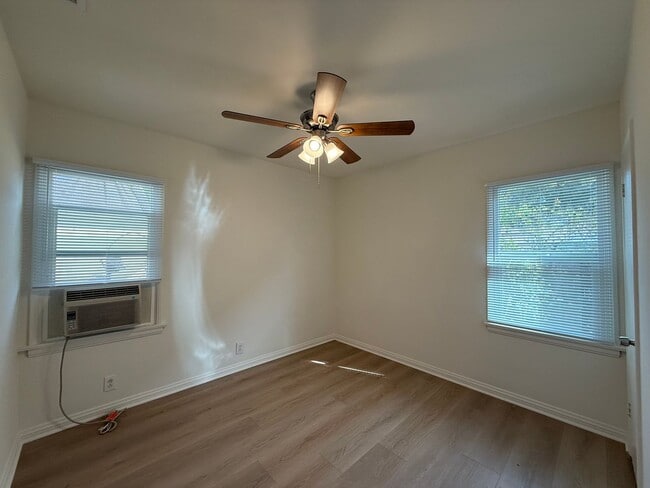 Photo - 321 - 1221-1223 West Ramona LLC Unit 2