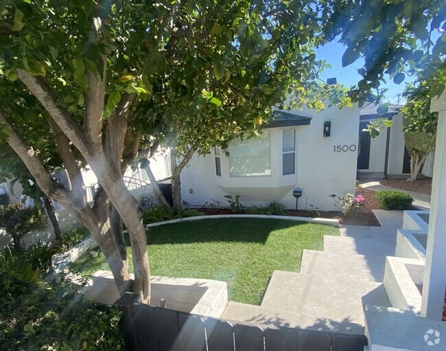 Building Photo - 3 Bdrm Manhattan Beach Home!