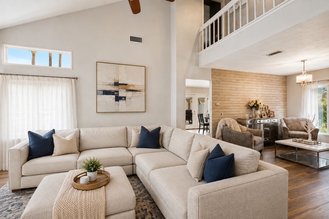 Building Photo - Charming 3-Bedroom, 2.5-Bathroom Home in East Lake Chula Vista!