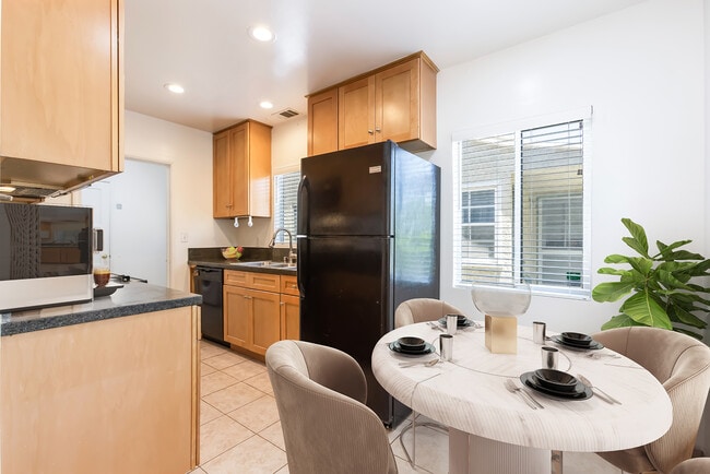 Kitchen Dining Area - 11481 Cumpston St Unit 1