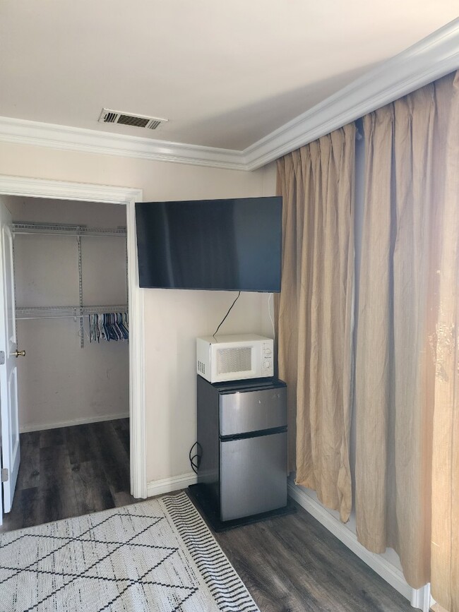 Photo - 3412 W 189th St Unit private efficiency