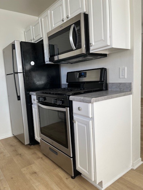 Kitchen / Dining Area - 14320 Condon Ave