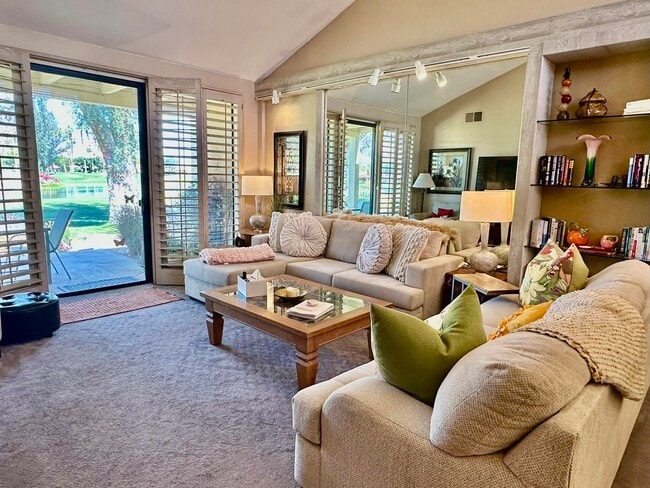 Photo - 365 San Remo St