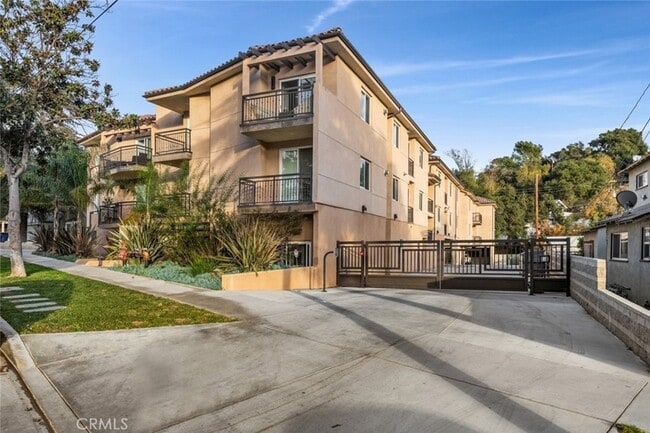 Building Photo - 1941 Waltonia Dr Unit 205 Rental