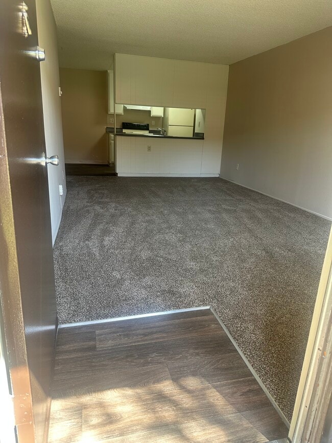 Photo - 563 Broadway