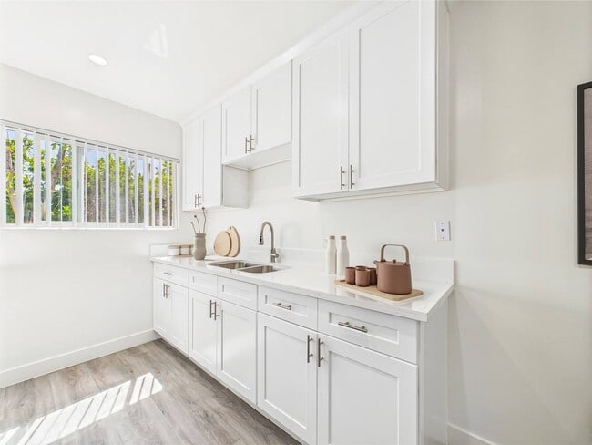 Photo - 13060 Burbank Blvd. Apartments