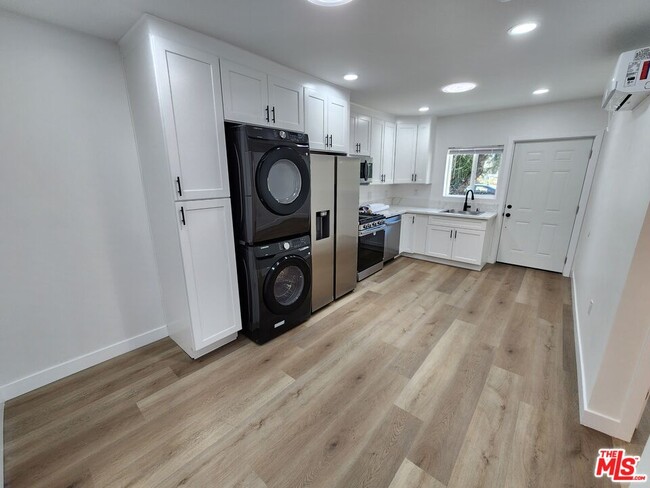 Photo - 22329 Gifford St