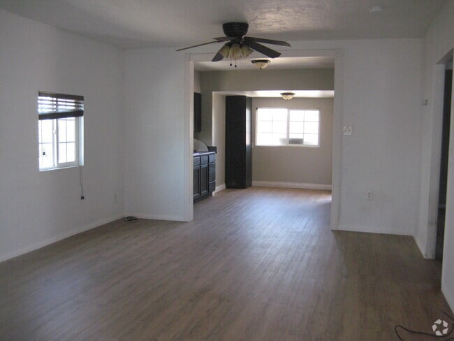 Building Photo - 253 Leighton Dr Rental