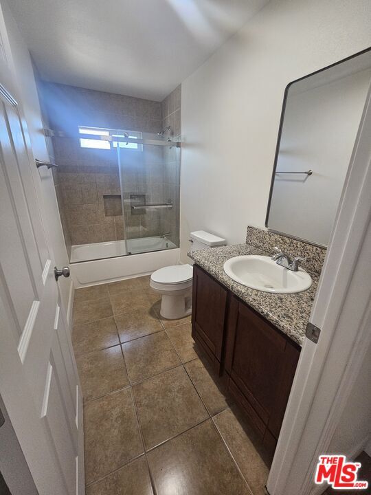 Photo - 858 W 43rd Pl