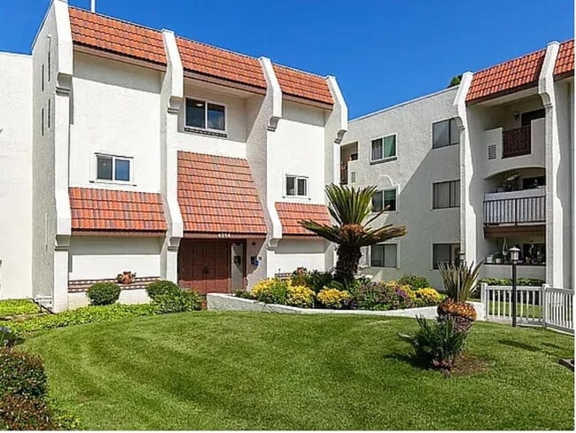 GENESEE - Regency Villas 1 BR Condo, 62+ C... - GENESEE - Regency Villas 1 BR Condo, 62+ C... Unit 220