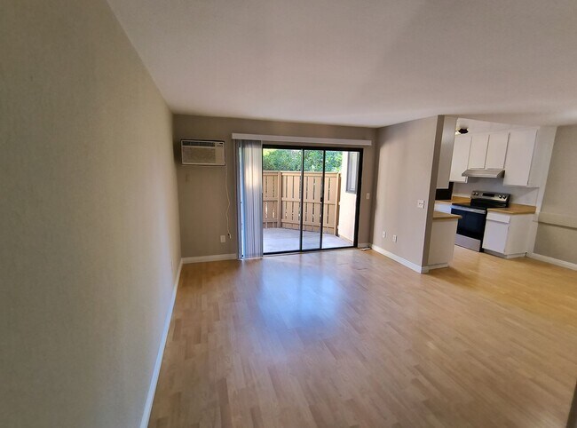 Photo - Lower Unit In Scripps Woods Unit 71