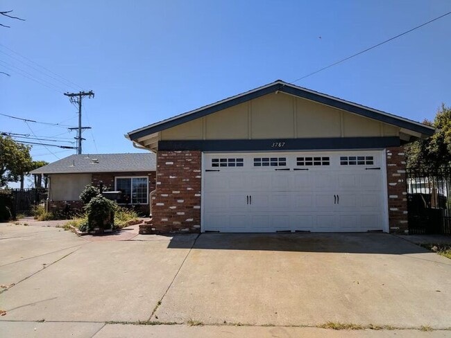 Building Photo - 3787 Millikin Ave
